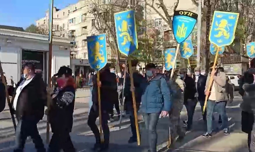 В центре Киева ограничено движение, полиция будет проверять вещи и документы - что происходит